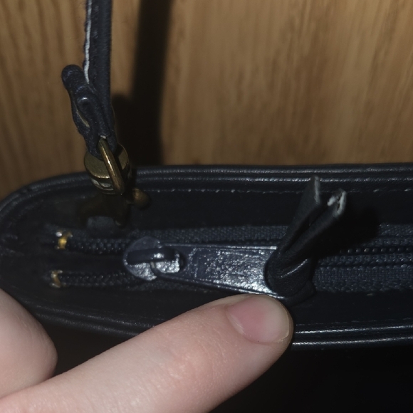 Vintage Etienne Aigner Navy Blue Leather Handcrafted Shoulder Bag - Picture 11 of 16